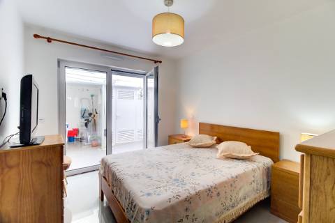 Apartamento T2 com 2 WC no centro Vila Real de Santo António R/chão com quintal