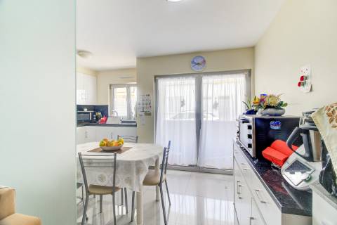 Apartamento T2 com 2 WC no centro Vila Real de Santo António R/chão com quintal