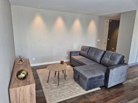 Magnífico Apartamento T3 Totalmente Renovado em Monte Gordo - Oportunidade Única!