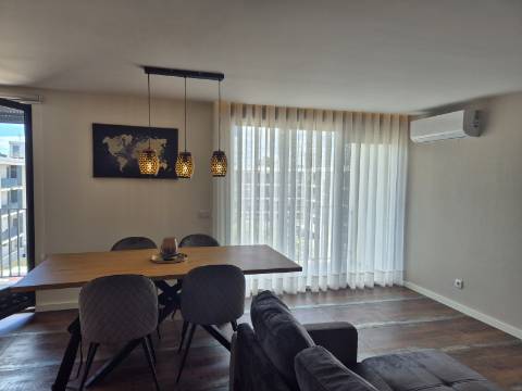 Magnífico Apartamento T3 Totalmente Renovado em Monte Gordo - Oportunidade Única!