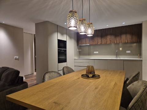 Magnífico Apartamento T3 Totalmente Renovado em Monte Gordo - Oportunidade Única!