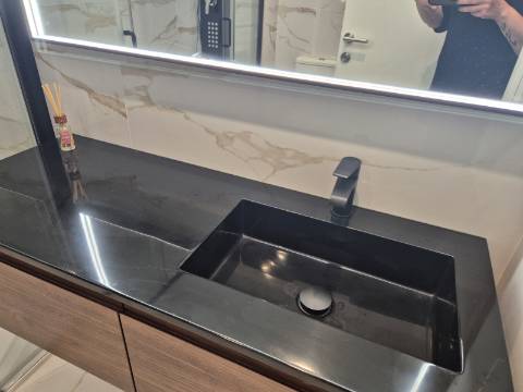 Magnífico Apartamento T3 Totalmente Renovado em Monte Gordo - Oportunidade Única!