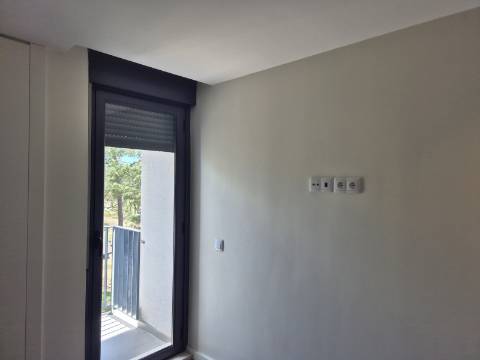 Magnífico Apartamento T3 Totalmente Renovado em Monte Gordo - Oportunidade Única!