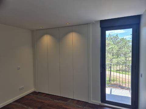 Magnífico Apartamento T3 Totalmente Renovado em Monte Gordo - Oportunidade Única!