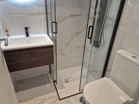 Magnífico Apartamento T3 Totalmente Renovado em Monte Gordo - Oportunidade Única!