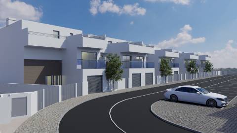 Moradia T3+2 com Piscina a Apenas 500 Metros da Praia da Lota