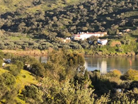 TERRENO RÚSTICO COM 20.520 M2 - VISTA RIO - COM POÇO - NA FOZ DE ODELEITE - ALGARVE