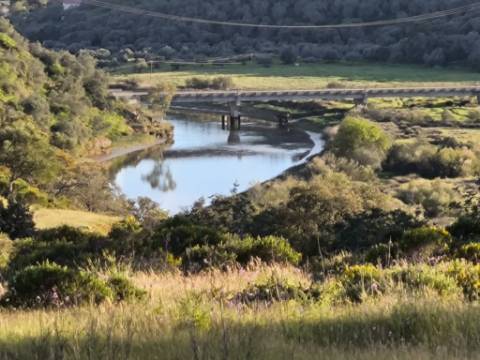 TERRENO RÚSTICO COM 20.520 M2 - VISTA RIO - COM POÇO - NA FOZ DE ODELEITE - ALGARVE