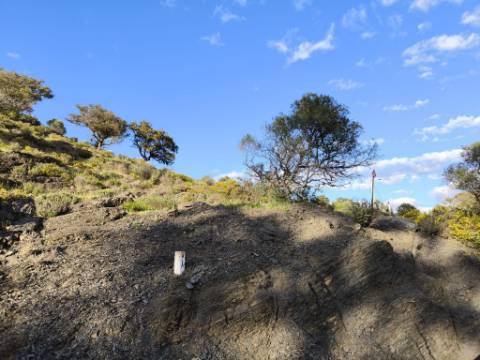 TERRENO RÚSTICO COM 20.520 M2 - VISTA RIO - COM POÇO - NA FOZ DE ODELEITE - ALGARVE