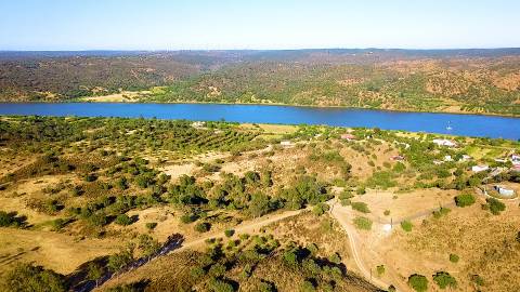 TERRENO RÚSTICO COM 20.520 M2 - VISTA RIO - COM POÇO - NA FOZ DE ODELEITE - ALGARVE
