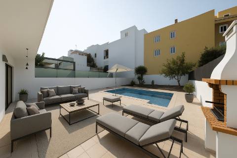 Moradia moderna T4 com 315 mt2 com piscina e cave!