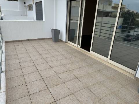 Moradia moderna T4 com 315 mt2 com piscina e cave!