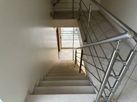 Moradia moderna T4 com 315 mt2 com piscina e cave!