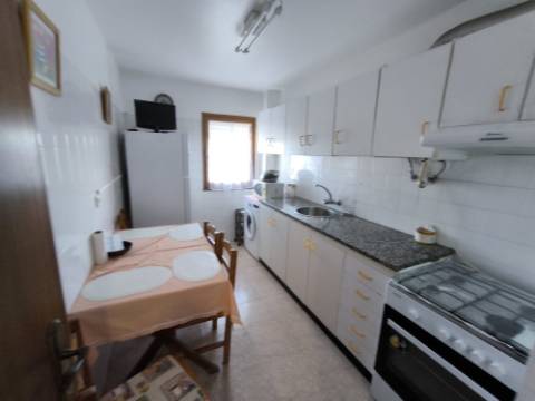 APARTAMENTO T1+1 - COM DUAS VARANDAS - VISTA RIO - ÚLTIMO ANDAR - MOBILADO - EM VILA REAL DE SANTO ANTONIO