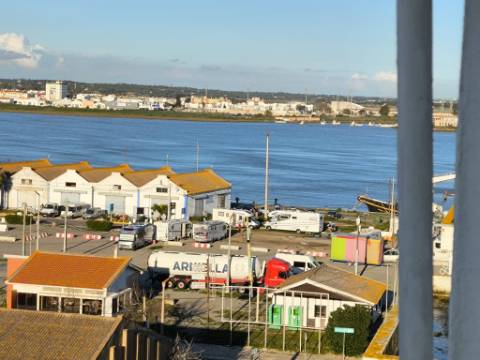 APARTAMENTO T1+1 - COM DUAS VARANDAS - VISTA RIO - ÚLTIMO ANDAR - MOBILADO - EM VILA REAL DE SANTO ANTONIO