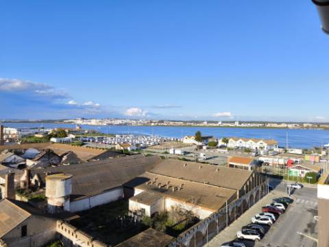 APARTAMENTO T1+1 - COM DUAS VARANDAS - VISTA RIO - ÚLTIMO ANDAR - MOBILADO - EM VILA REAL DE SANTO ANTONIO