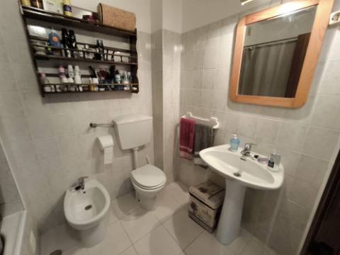 APARTAMENTO T1+1 - COM DUAS VARANDAS - VISTA RIO - ÚLTIMO ANDAR - MOBILADO - EM VILA REAL DE SANTO ANTONIO