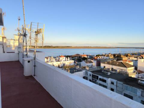 APARTAMENTO T1+1 - COM DUAS VARANDAS - VISTA RIO - ÚLTIMO ANDAR - MOBILADO - EM VILA REAL DE SANTO ANTONIO