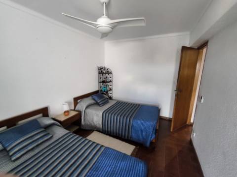 APARTAMENTO T1+1 - COM DUAS VARANDAS - VISTA RIO - ÚLTIMO ANDAR - MOBILADO - EM VILA REAL DE SANTO ANTONIO