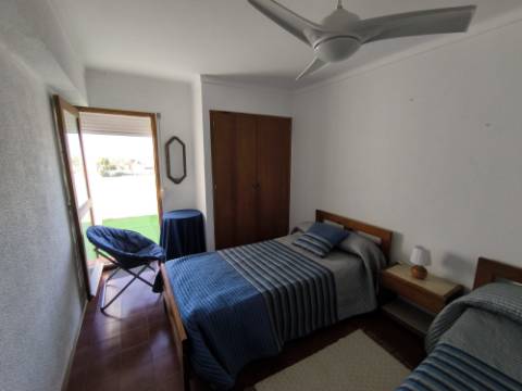 APARTAMENTO T1+1 - COM DUAS VARANDAS - VISTA RIO - ÚLTIMO ANDAR - MOBILADO - EM VILA REAL DE SANTO ANTONIO