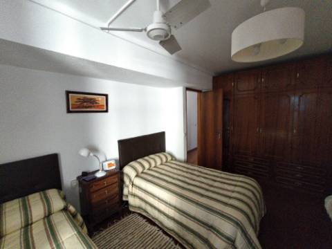 APARTAMENTO T1+1 - COM DUAS VARANDAS - VISTA RIO - ÚLTIMO ANDAR - MOBILADO - EM VILA REAL DE SANTO ANTONIO