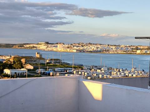 APARTAMENTO T1+1 - COM DUAS VARANDAS - VISTA RIO - ÚLTIMO ANDAR - MOBILADO - EM VILA REAL DE SANTO ANTONIO