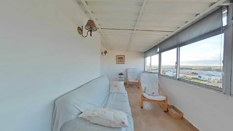 APARTAMENTO T1+1 - COM DUAS VARANDAS - VISTA RIO - ÚLTIMO ANDAR - MOBILADO - EM VILA REAL DE SANTO ANTONIO