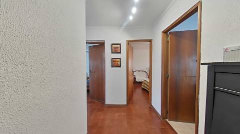 APARTAMENTO T1+1 - COM DUAS VARANDAS - VISTA RIO - ÚLTIMO ANDAR - MOBILADO - EM VILA REAL DE SANTO ANTONIO