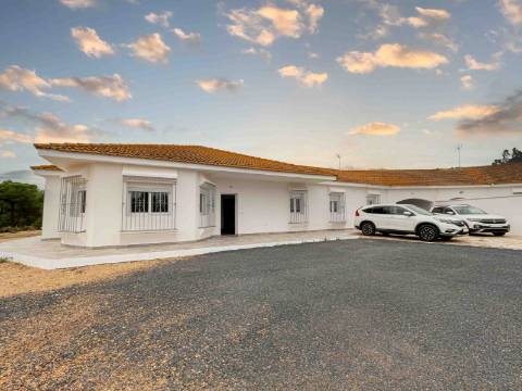 Moradia de 190m² na zona de El Empalme, em Isla Cristina, com um terreno de 10.500m².