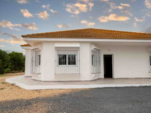 Moradia de 190m² na zona de El Empalme, em Isla Cristina, com um terreno de 10.500m².