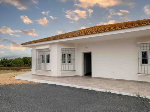 Moradia de 190m² na zona de El Empalme, em Isla Cristina, com um terreno de 10.500m².