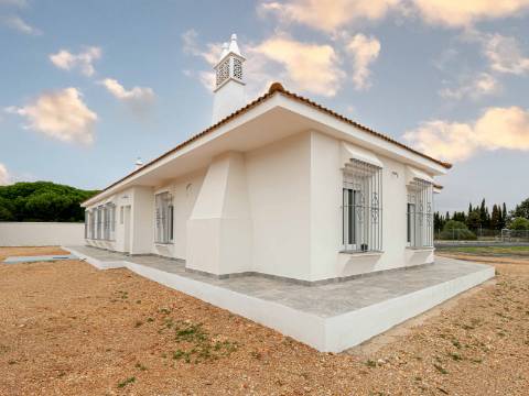 Moradia de 190m² na zona de El Empalme, em Isla Cristina, com um terreno de 10.500m².