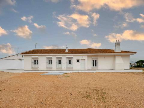 Moradia de 190m² na zona de El Empalme, em Isla Cristina, com um terreno de 10.500m².