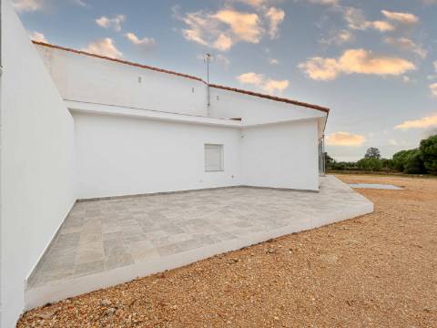 Moradia de 190m² na zona de El Empalme, em Isla Cristina, com um terreno de 10.500m².