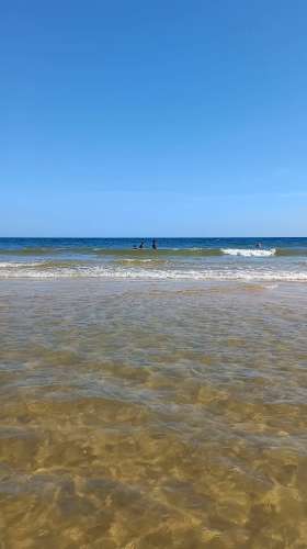 Moradia V3 com logradouro e terreno para arrendamento temporário a 2 km da praia de Altura, Algarve