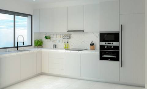 Apartamento T3 de 1.º andar, com vista mar e estacionamento, a 1 minuto do Centro Comercial Tavira Plazza, Tavira