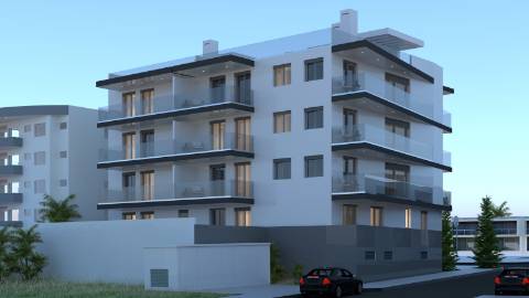 Apartamento T3, top floor, com terraço privado e fabulosa vista de mar e de cidade, elevador e garagem fechada (box) na cave, Tavira