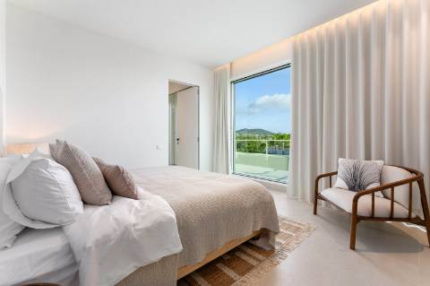 Moradia Moderna com Vista Mar em Santa Bárbara de Nexe