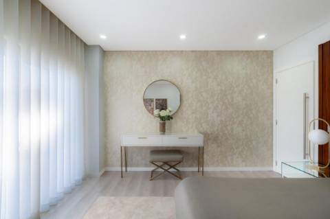 Moradia T3+1 Duplex com Piscina Privada em Vila Real de Santo António