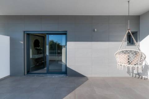 Moradia T3+1 Duplex com Piscina Privada em Vila Real de Santo António