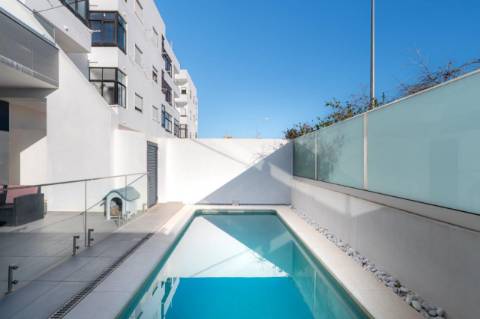 Moradia T3+1 Duplex com Piscina Privada em Vila Real de Santo António