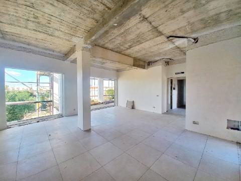 T2 com piscina no centro de Almancil.