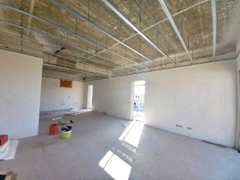 T2 com piscina no centro de Almancil.