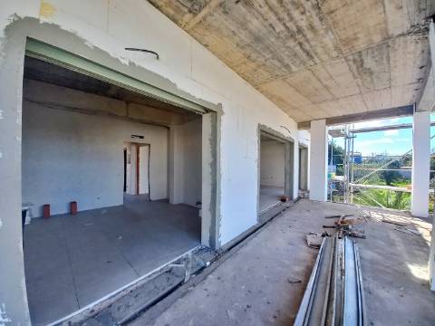 T2 com piscina no centro de Almancil.