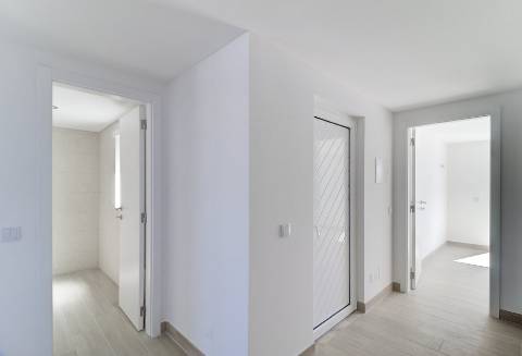 T1+3 Duplex com Garagem e Acesso Direto à Praia - Manta Rota