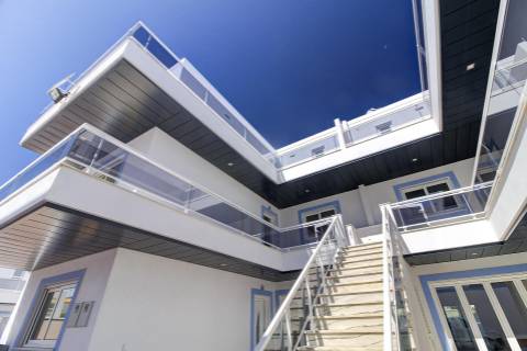 T1+3 Duplex com Garagem e Acesso Direto à Praia - Manta Rota