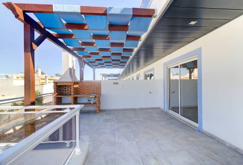 T1+3 Duplex com Garagem e Acesso Direto à Praia - Manta Rota