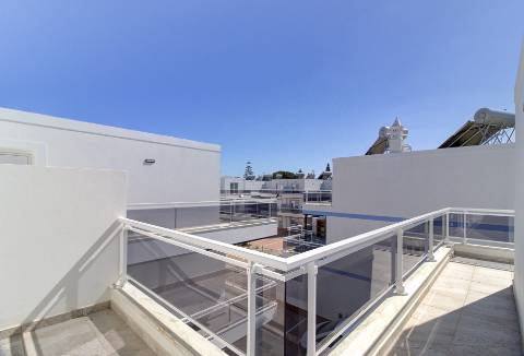 T1+3 Duplex com Garagem e Acesso Direto à Praia - Manta Rota