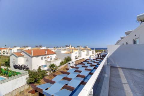 T1+3 Duplex com Garagem e Acesso Direto à Praia - Manta Rota