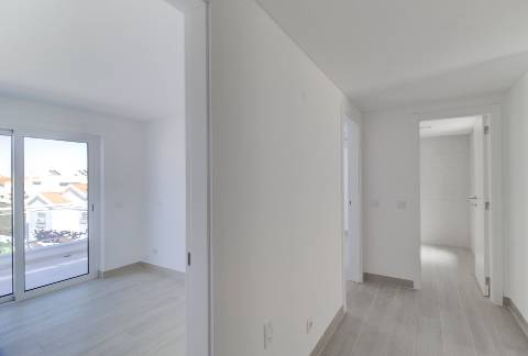 T1+3 Duplex com Garagem e Acesso Direto à Praia - Manta Rota